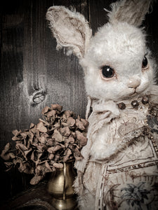 17.3" White Rabbit