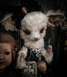 14.9" Lamb