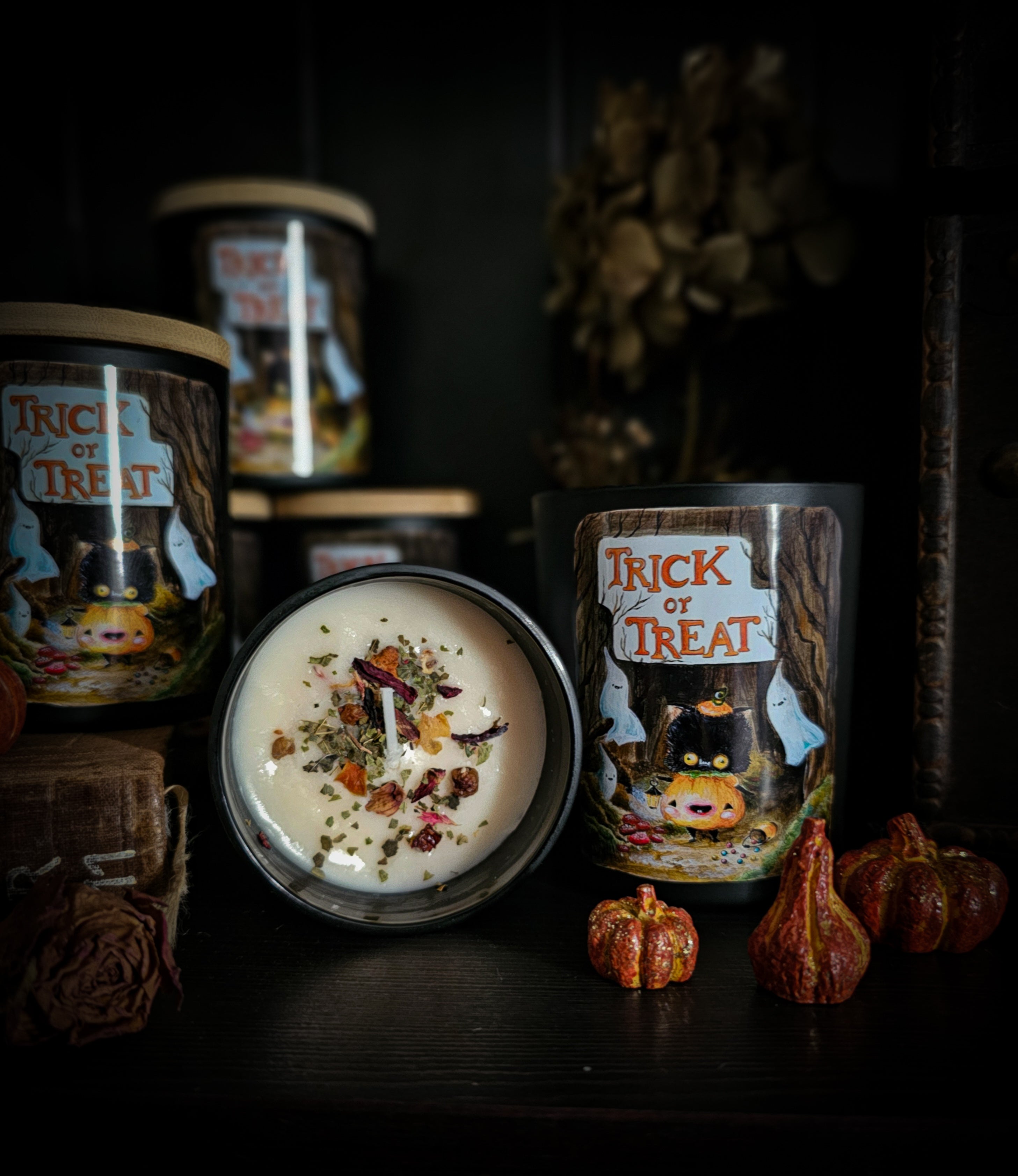 'Trick or Treat' scented candle
