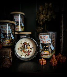 'Trick or Treat' scented candle